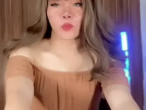 whirl girl online show from February 2, 2026, 9:36 pm