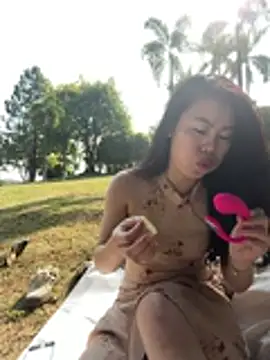 ella-ys online show from January 12, 2026, 5:47 am