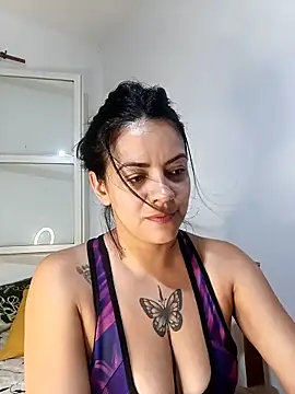 luluclark69 online show from February 18, 2026, 12:19 am