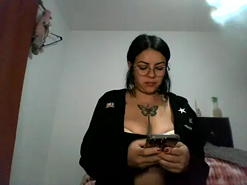 luluclark69 online show from July 18, 2026, 10:07 pm