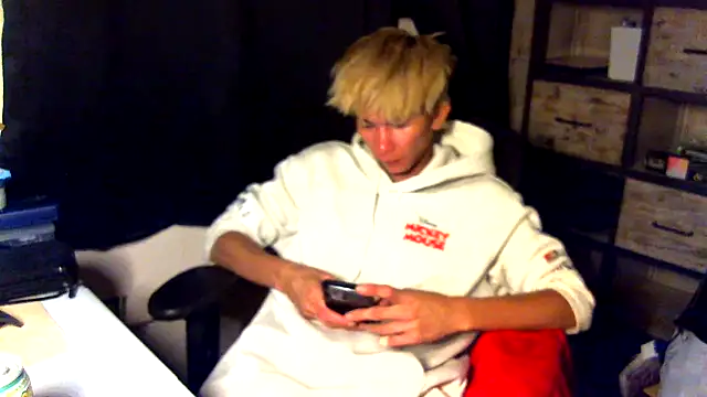 jhaycobXgarcia online show from March 29, 2026, 11:34 am