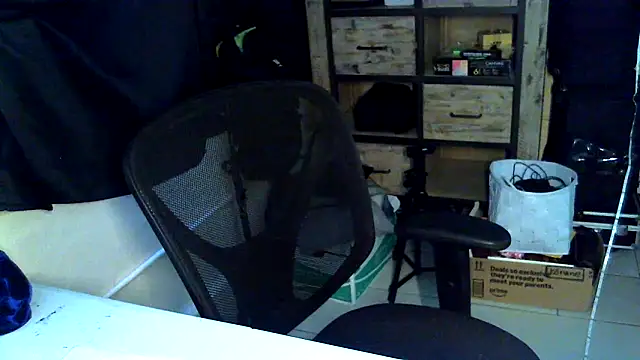 jhaycobXgarcia online show from March 24, 2026, 10:43 pm