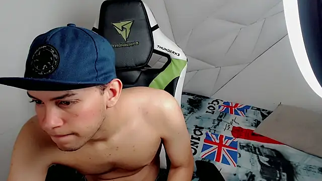 Luky twink online show from December 15, 2025, 4:18 am