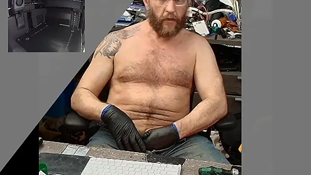 HouseOfHans online show from January 9, 2026, 1:12 am