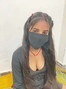 Snapshot of Pooja_Love143 chatting on April 1, 2026, 6:48 am Pooja Love143 online show from April 1, 2026, 6:48 am