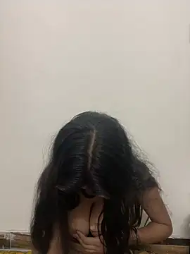 Snapshot of Pooja_Love143 chatting on April 3, 2026, 4:52 am Pooja Love143 online show from April 3, 2026, 4:52 am