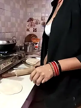 Snapshot of Pooja_Love143 chatting on March 9, 2026, 6:17 am Pooja Love143 online show from March 9, 2026, 6:17 am