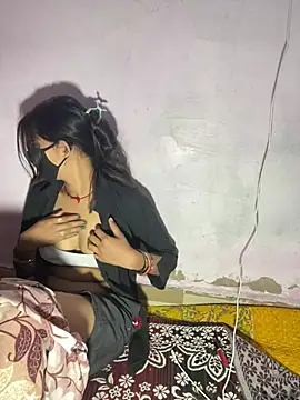 Snapshot of Pooja_Love143 chatting on March 8, 2026, 6:11 pm Pooja Love143 online show from March 8, 2026, 6:11 pm