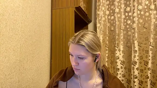 SkyeDavis online show from December 18, 2025, 7:07 pm