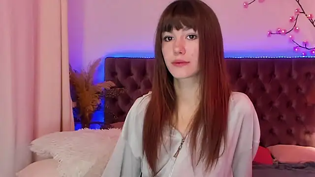 MilanaHotts online show from July 12, 2026, 5:19 am