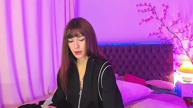 MilanaHotts online show from July 18, 2026, 5:16 am
