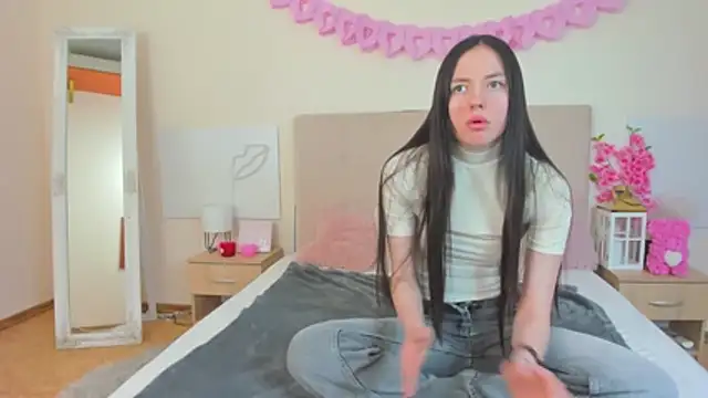 Snapshot of AdrianaCult chatting on March 3, 2026, 6:31 am AdrianaCult online show from March 3, 2026, 6:31 am