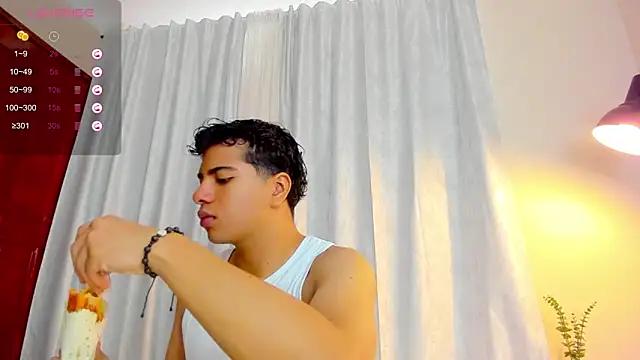 cherry blossom77 online show from January 12, 2026, 1:18 pm