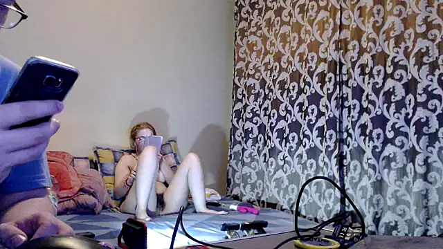 yunis32 online show from February 9, 2025, 9:06 pm