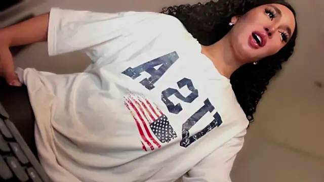 mxshemale ladyboy online show from September 30, 2025, 11:00 pm