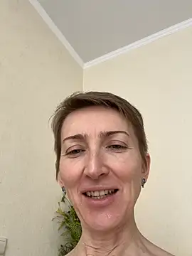 Sensual Flower online show from May 7, 2026, 8:17 am