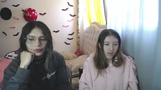 Briar y Blair online show from March 14, 2026, 2:12 pm