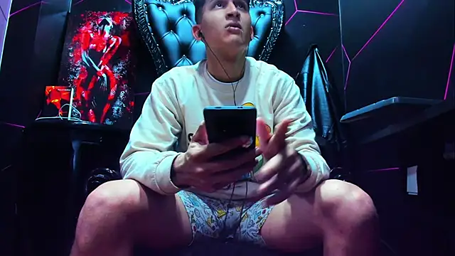 Snapshot of Ethan_Waalker chatting on March 6, 2026, 2:39 am Ethan Waalker online show from March 6, 2026, 2:39 am