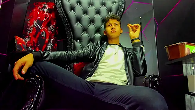 Snapshot of Ethan_Waalker chatting on February 19, 2026, 4:31 am Ethan Waalker online show from February 19, 2026, 4:31 am