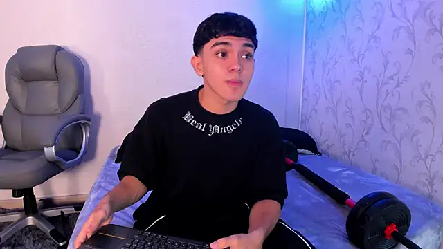  TaylorBlack online show from December 21, 2025, 11:34 am