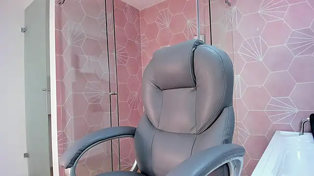  TaylorBlack online show from January 15, 2026, 11:35 am