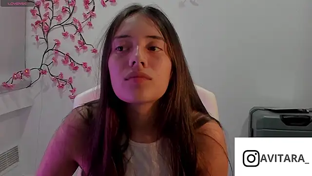 vanesita  online show from June 17, 2026, 1:05 am