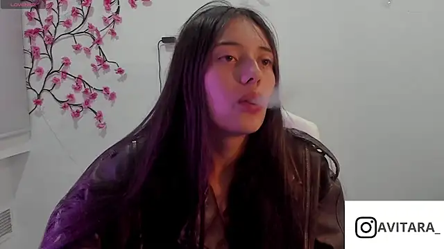 vanesita  online show from April 29, 2026, 2:27 am
