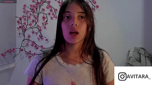 vanesita  online show from June 10, 2026, 12:12 am