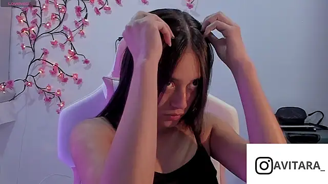 vanesita  online show from June 19, 2026, 11:53 pm