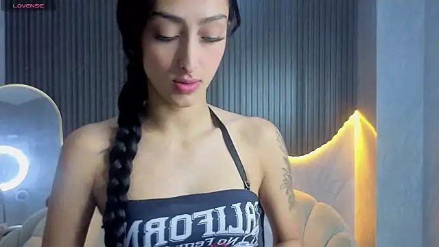 Tifany Tx online show from June 18, 2026, 7:19 pm