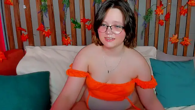 Mary Bryantt online show from December 17, 2025, 9:03 am