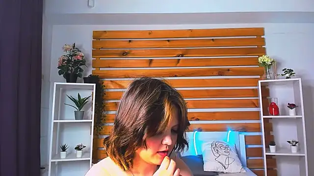 Mary Bryantt online show from March 22, 2026, 1:20 am