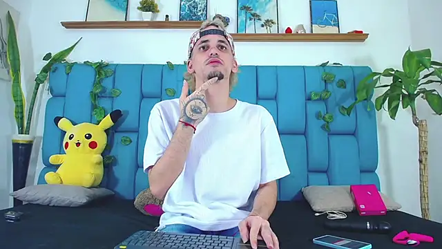 boy Dirty X online show from July 18, 2026, 9:18 am