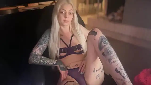 Melina Diamond online show from January 16, 2026, 10:25 pm