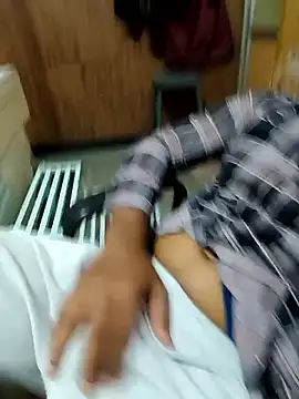  alexzz1155  online show from December 17, 2025, 4:28 am