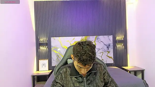 TaylerMiles online show from February 2, 2026, 4:55 am