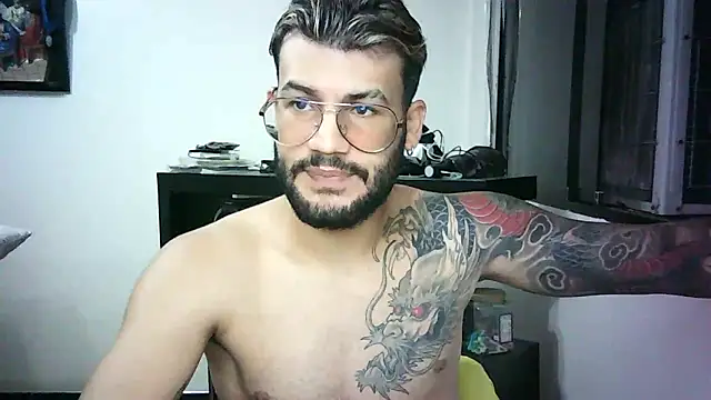 Snapshot of thedragonboyxxx chatting on April 2, 2026, 4:08 am thedragonboyxxx online show from April 2, 2026, 4:08 am