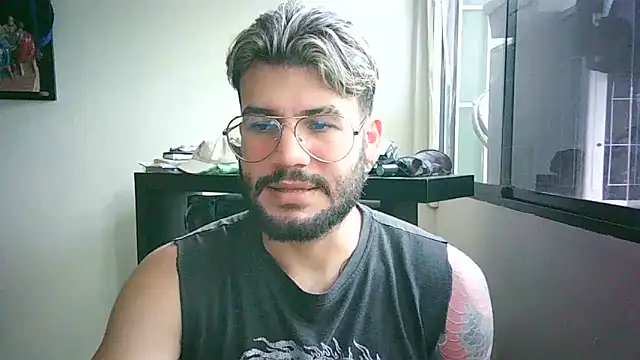 Snapshot of thedragonboyxxx chatting on April 7, 2026, 7:15 pm thedragonboyxxx online show from April 7, 2026, 7:15 pm