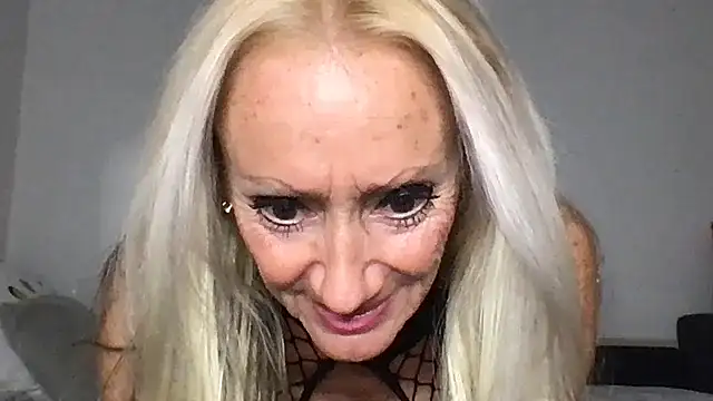 Snapshot of siennadiamond chatting on May 12, 2026, 8:37 pm siennadiamond online show from May 12, 2026, 8:37 pm
