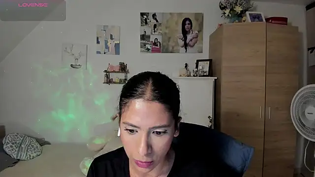 Snapshot of VEROSlen- chatting on May 15, 2026, 3:59 am VEROSlen- online show from May 15, 2026, 3:59 am