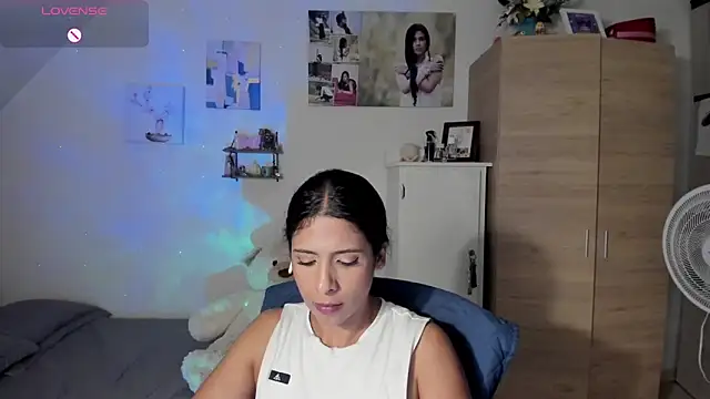 Snapshot of VEROSlen- chatting on June 10, 2026, 2:13 am VEROSlen- online show from June 10, 2026, 2:13 am