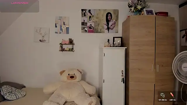 Snapshot of VEROSlen- chatting on May 11, 2026, 3:41 am VEROSlen- online show from May 11, 2026, 3:41 am