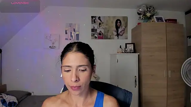 Snapshot of VEROSlen- chatting on May 26, 2026, 2:53 am VEROSlen- online show from May 26, 2026, 2:53 am