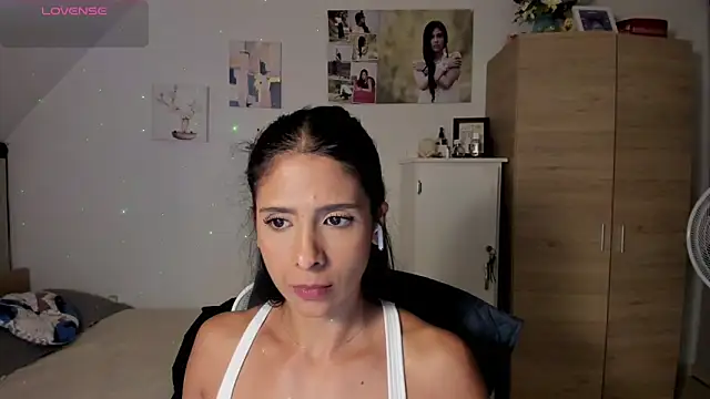Snapshot of VEROSlen- chatting on May 20, 2026, 1:57 am VEROSlen- online show from May 20, 2026, 1:57 am