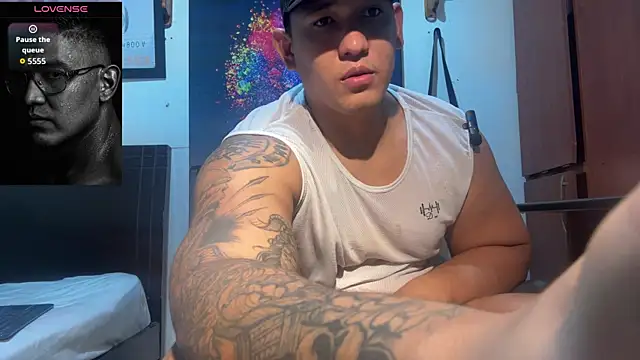Snapshot of coltonmassiff chatting on August 4, 2026, 8:52 am coltonmassiff online show from August 4, 2026, 8:52 am