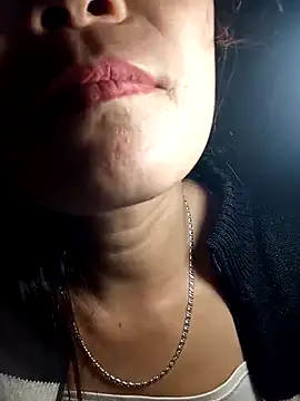 Girl cutee online show from March 7, 2026, 1:23 am