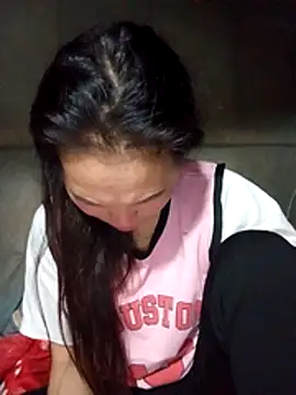 Girl cutee online show from March 16, 2026, 9:39 pm