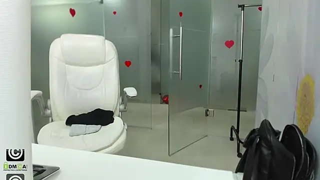 Snapshot of missdominna chatting on March 12, 2026, 3:56 am missdominna online show from March 12, 2026, 3:56 am