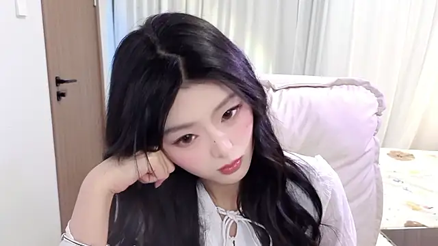 Snapshot of Koikoi___ chatting on March 3, 2026, 12:23 pm Koikoi online show from March 3, 2026, 12:23 pm