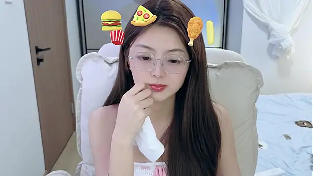 Snapshot of Koikoi___ chatting on March 22, 2026, 5:32 am Koikoi online show from March 22, 2026, 5:32 am